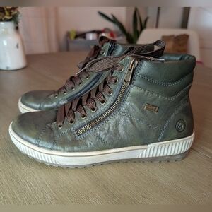 Remonte Olive Ankle Boots with Chocolate Laces